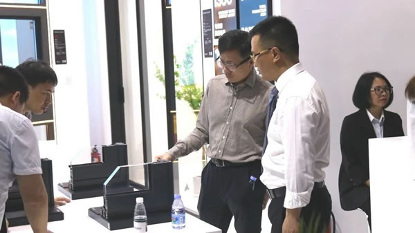 星品闪耀 展位火爆 | 轩尼斯门窗领潮深圳时尚家居设计周